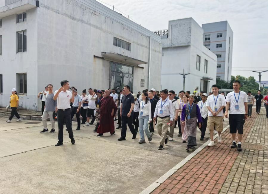 益陽(yáng)喜迎西藏少數民族參觀(guān)團 共品湘益茶香續寫(xiě)民族團結情